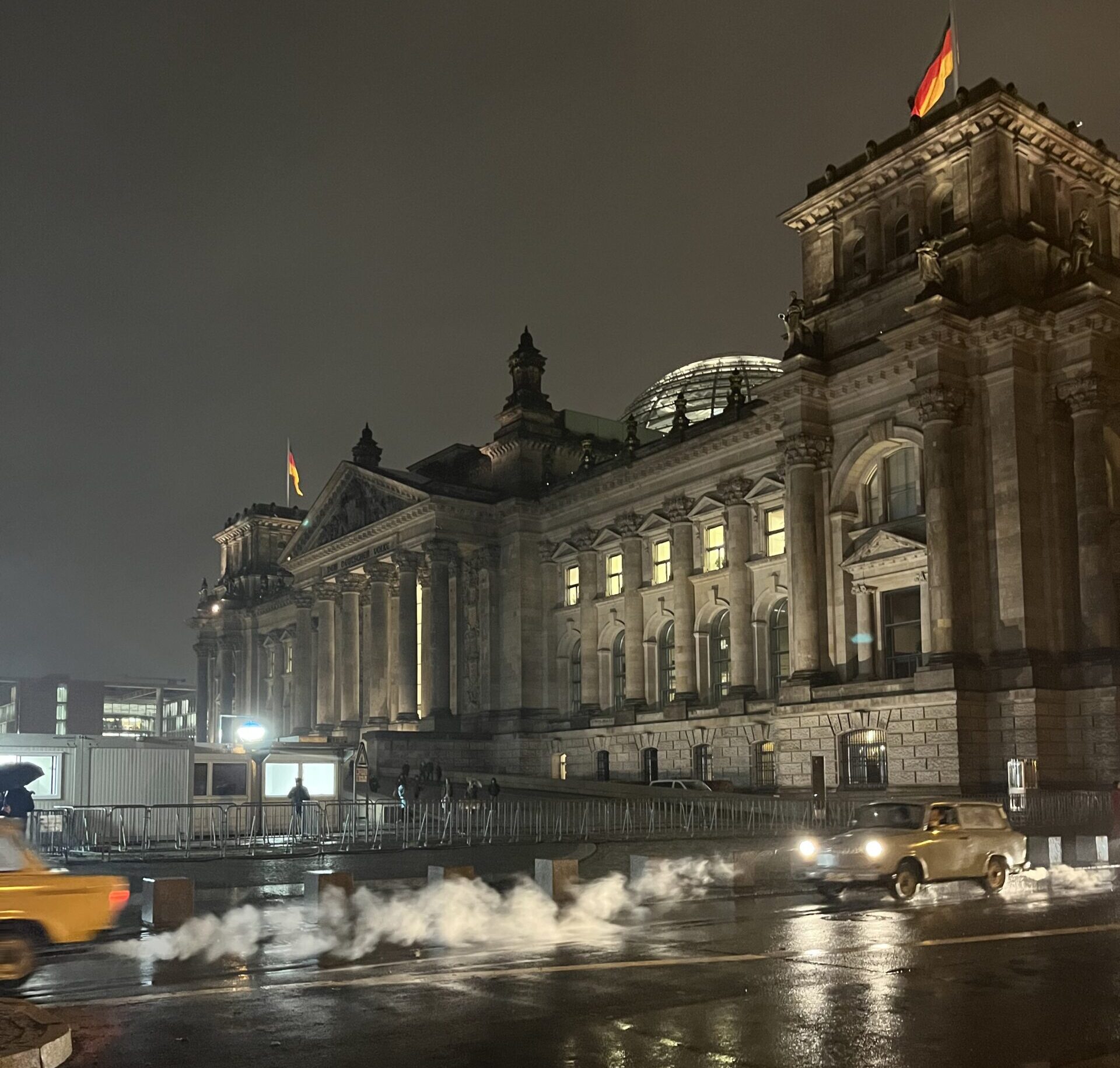 fremdes land – Das Leben im Osten nach dem Ende der DDR